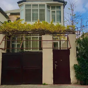 https://house-next-to-boulevard.aboutbakuhotels.com
